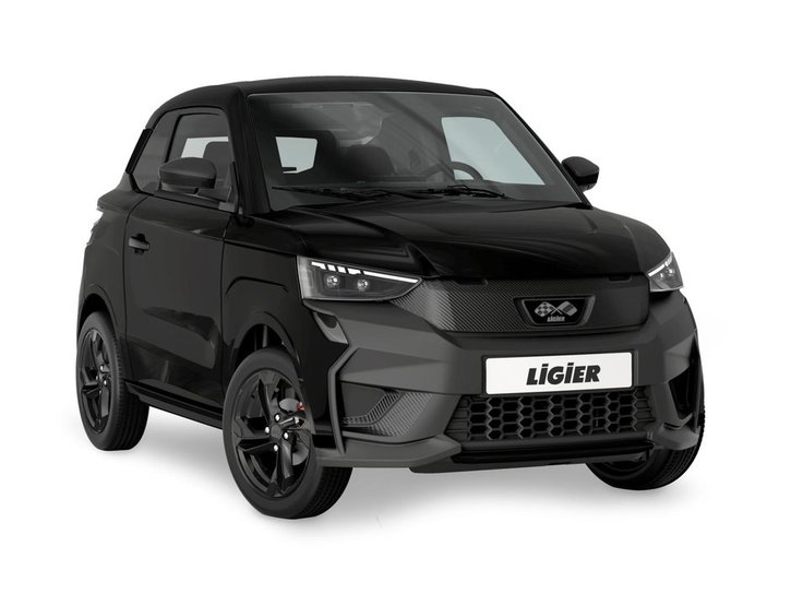 YM25 Ligier-JS50-Elite Intense-Black Studio-001