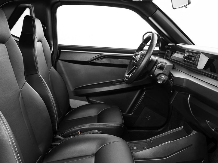 YM25 001 202407 Ligier Europe JS50 Select Toledo Red Configurator Seats